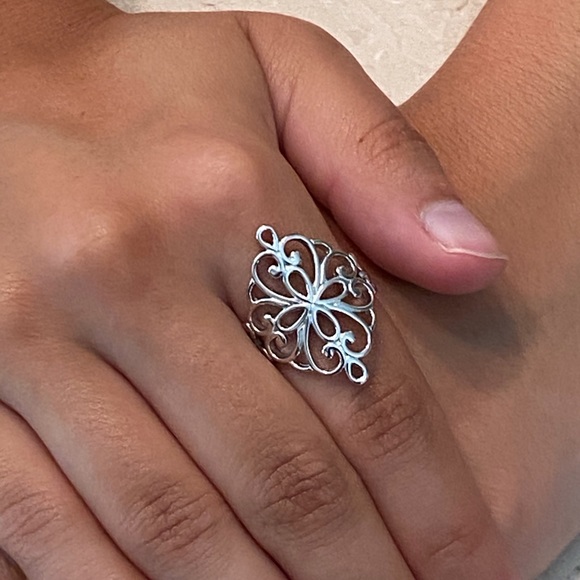 Sz 8, Clearance $22 Firm! Sterling Swirl Design Ring - Picture 4 of 14